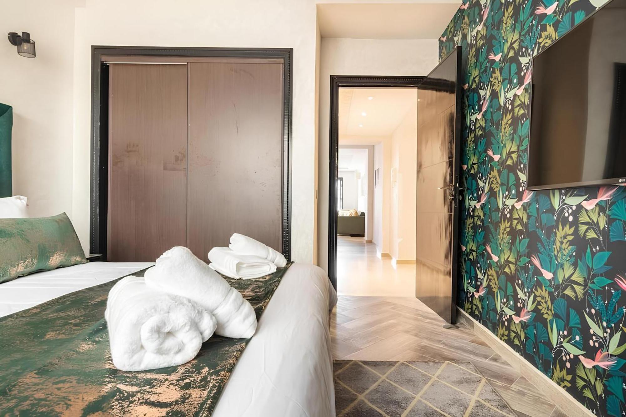C-Appartement De Luxe Plein Centre De Gueliz Avec Piscine Parking Wifi Netflix Marrakesh Eksteriør bilde