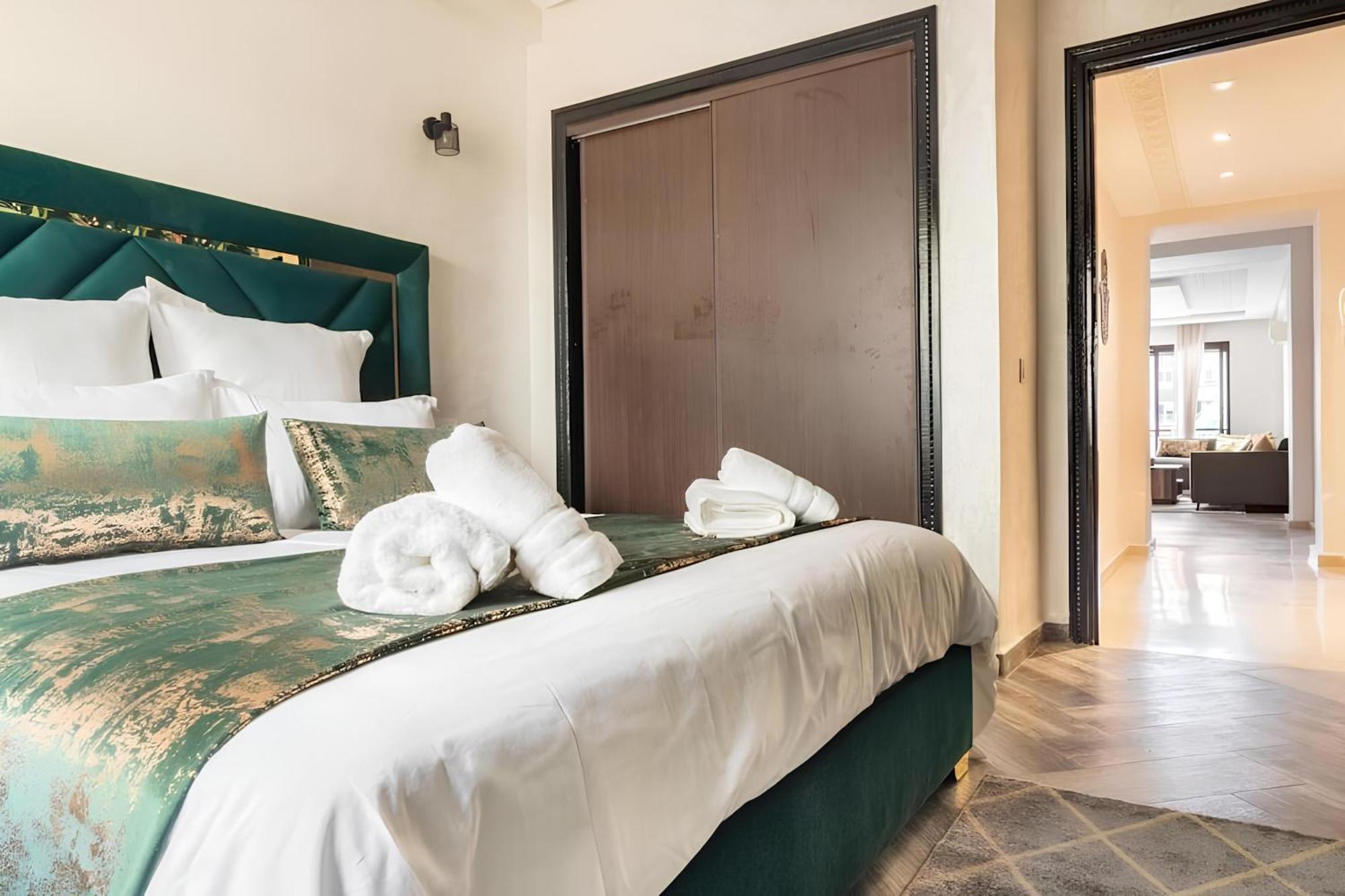 C-Appartement De Luxe Plein Centre De Gueliz Avec Piscine Parking Wifi Netflix Marrakesh Eksteriør bilde